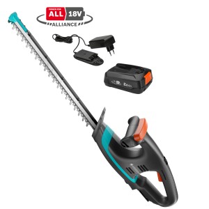 Gardena Akku-Heckenschere EasyCut 40/18V Set mit Akku und Ladegerät.