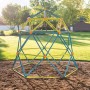 Blau-limesfarbenes Lifetime Klettergerüst Geodome für Kinder im Garten.
