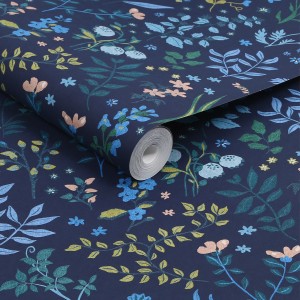 Joules Vliestapete Holcombe Floral blau: Rolle der Dekortapete mit Blumenmuster.