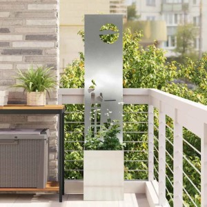Silberner vidaXL Garten Sichtschutz aus verzinktem Stahl mit dekorativen Aussparungen.
