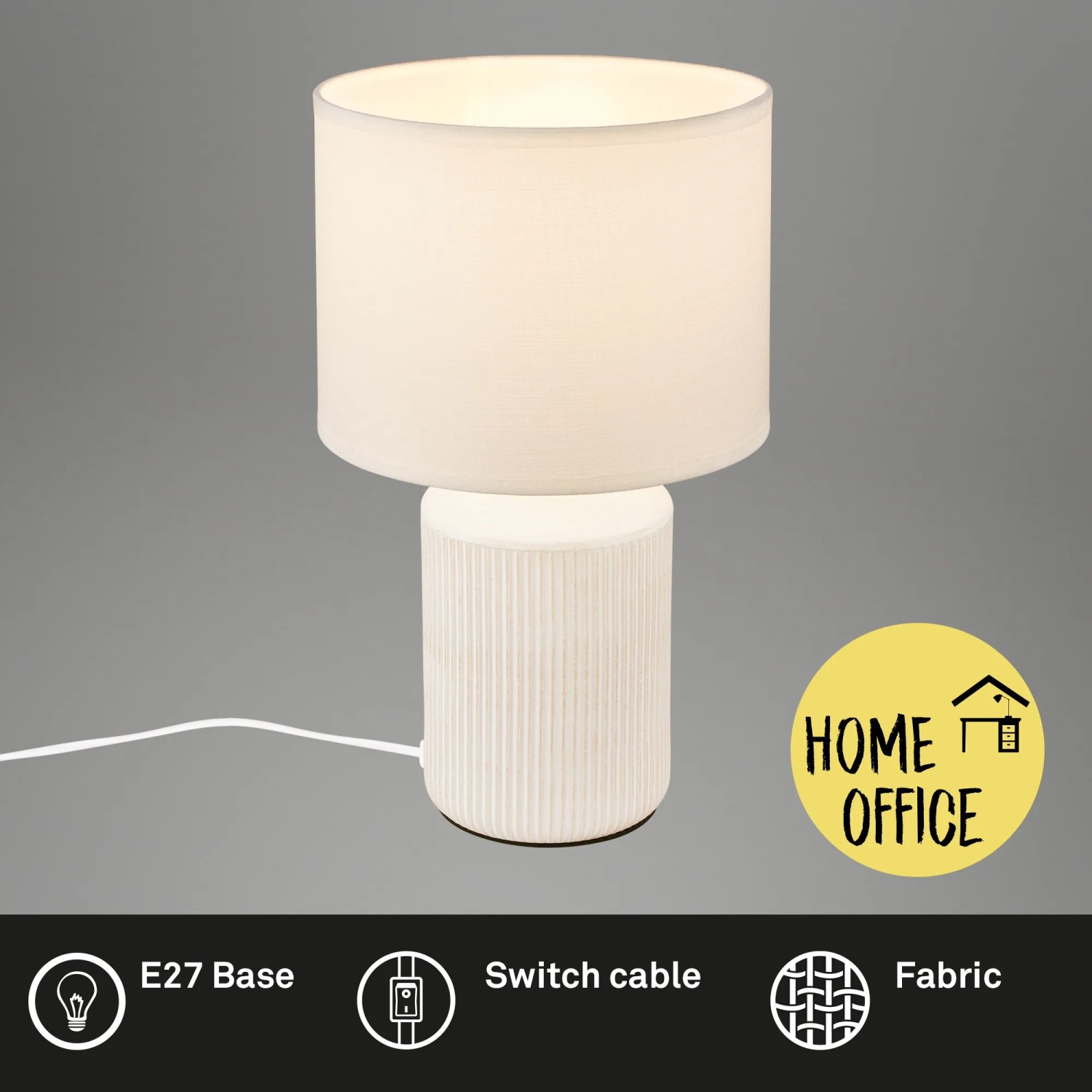 Weiße Brilo Tischleuchte Ino mit Keramikfuß und Stoffschirm, Design-Tischlampe.