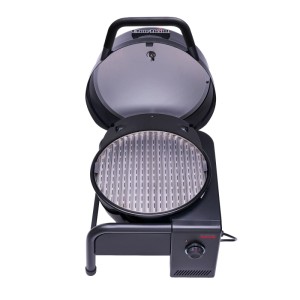 Schwarzer, mobiler Char-Broil Elektrogrill Patio Bistro Cube mit geöffnetem Deckel und Grillrost.