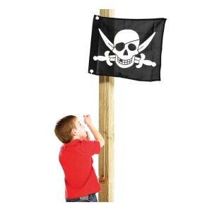 Axi Piratenflagge mit Hissystem am Spielturm, Kind hisst die schwarze Flagge mit Totenkopf.