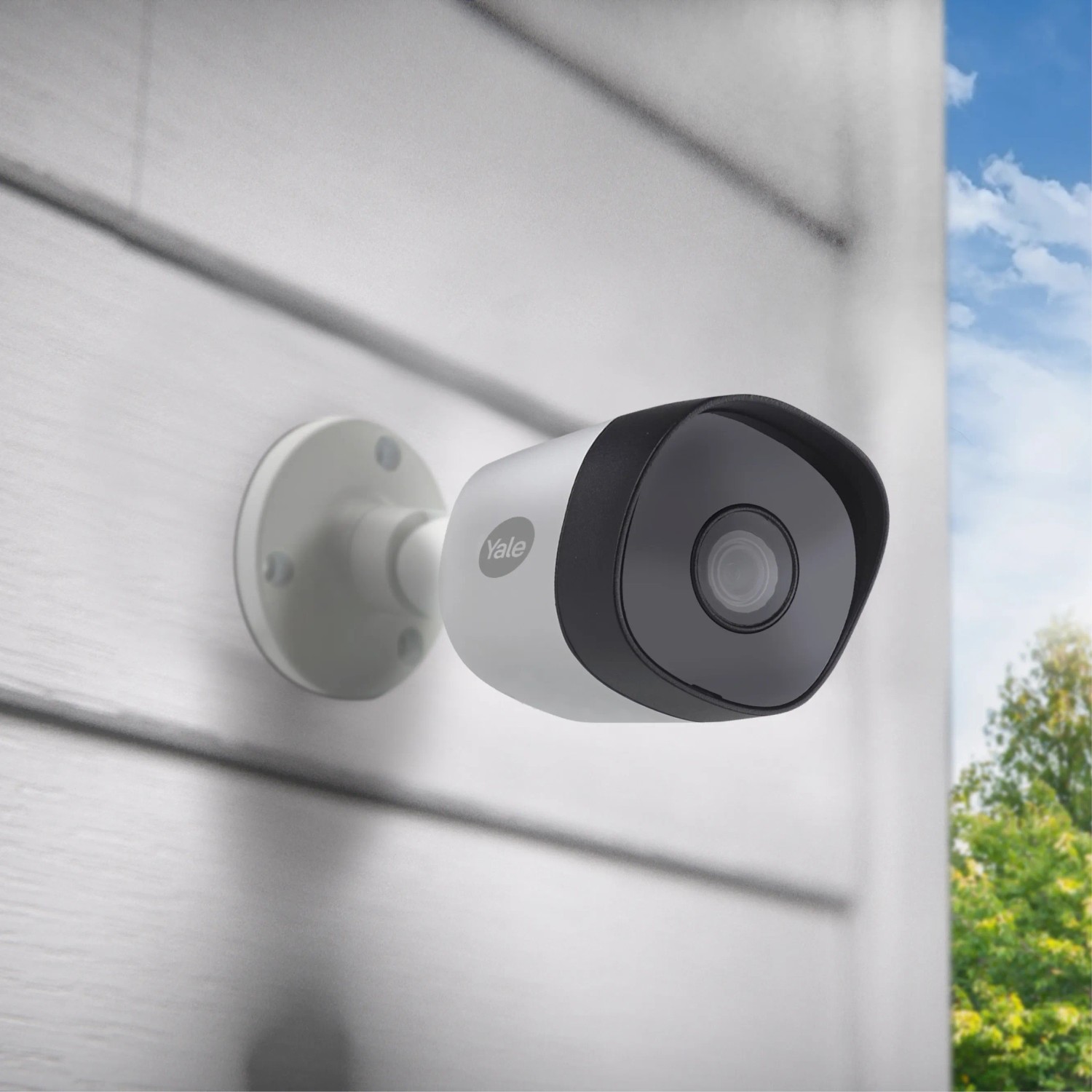 Yale Überwachungskamera für Aussenmontage, Teil des Smart-Home CCTV Sets.