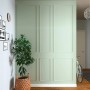 Wand mit CREATE! by OBI Lieblingsfarbe Maja Jadegrün, matte Premium-Farbe im Interieur.