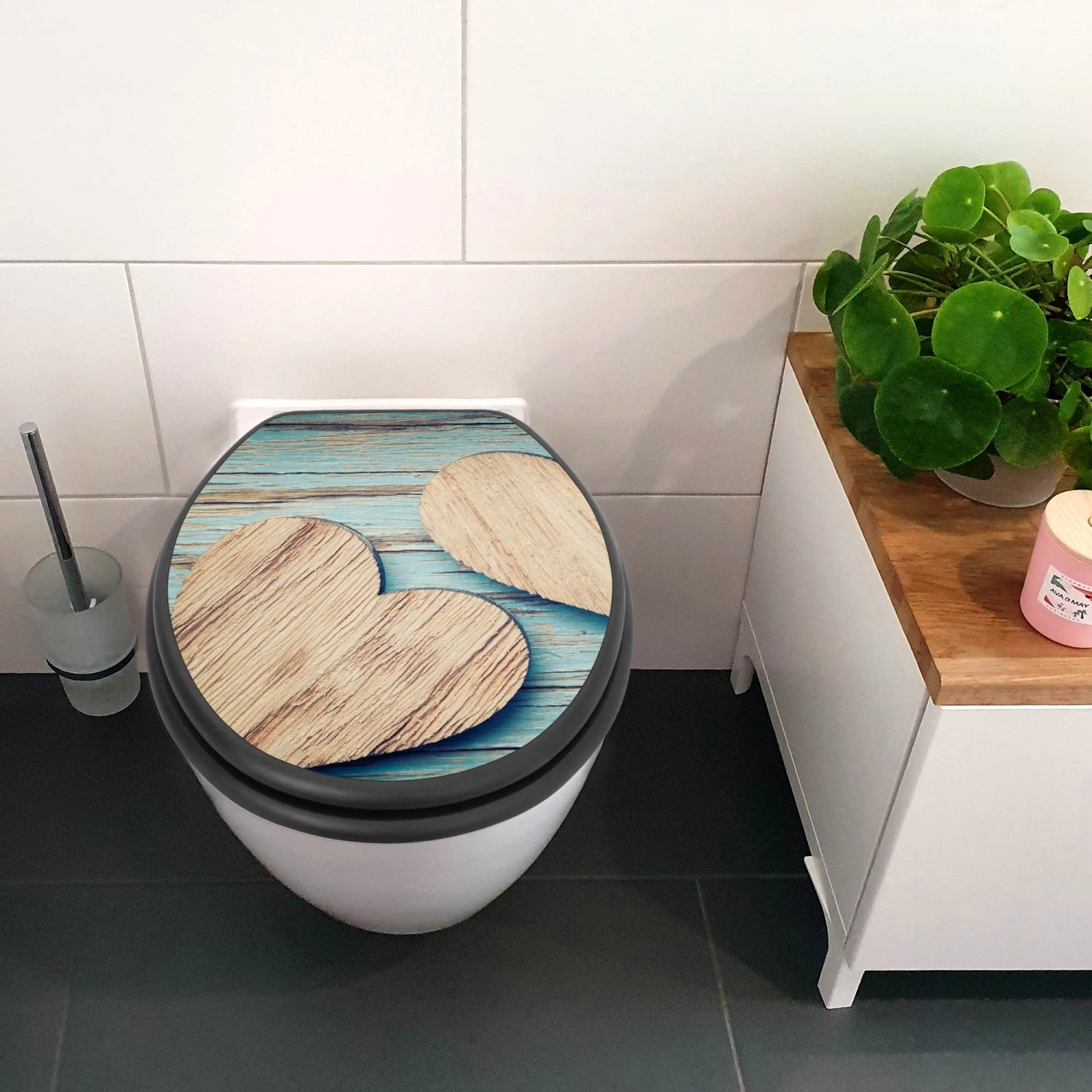 Anthrazit WC-Sitz mit Absenkautomatik und Holzherz-Motiv von Banjado.