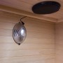 Detailaufnahme: Ionisator und Lautsprecher der Artsauna Infrarotkabine Nyborg S90V.