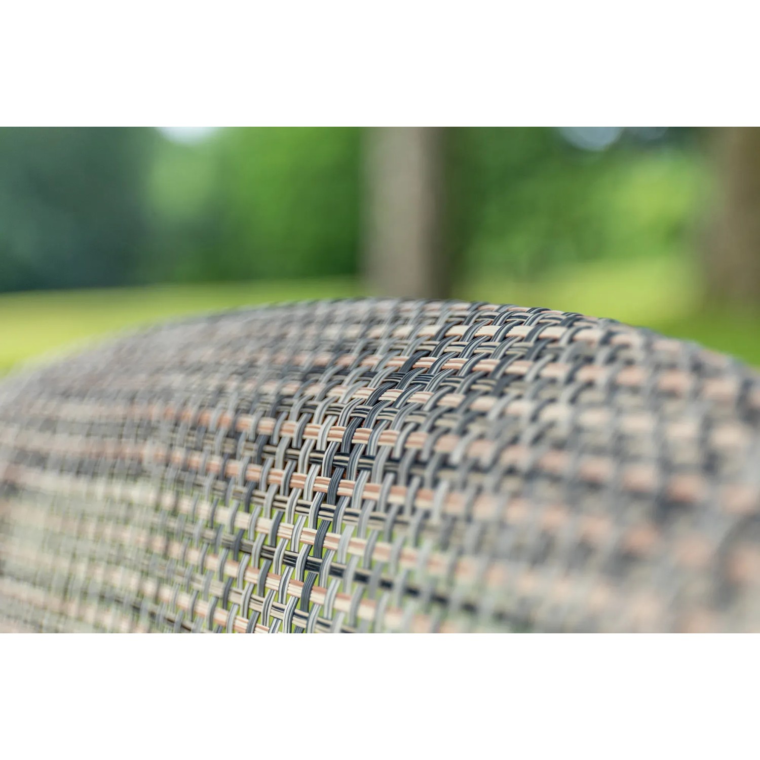 Detailaufnahme des Acamp Gartenmöbel-Sets Maui: Geflecht in Bambus-Optik.