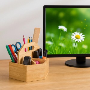 Drehbarer Relaxdays Stiftehalter aus Bambus mit Fächern für Bürobedarf.
