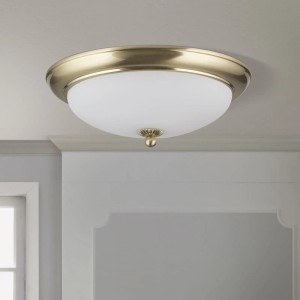 Messingfarbene Deckenleuchte Empira, Ø 35cm, mit mattiertem Glas für blendfreies Licht.
