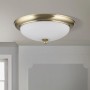 Messingfarbene Deckenleuchte Empira, Ø 35cm, mit mattiertem Glas für blendfreies Licht.