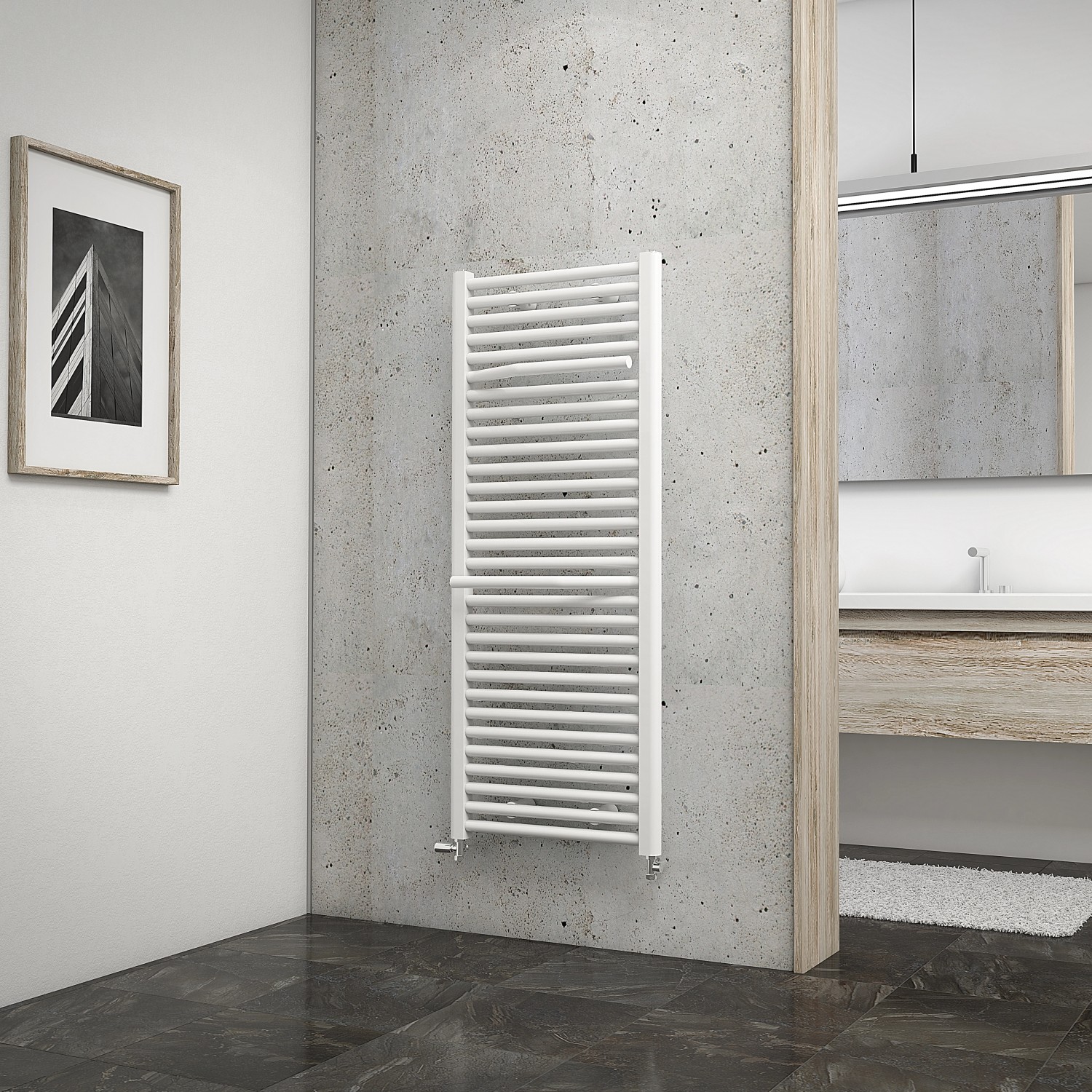 Weißer Schulte Design-Heizkörper Miami (121,5x50cm) mit Handtuchhalter im Badezimmer.