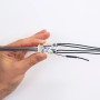 Shelly Plus Uni WLAN Sensor Input in Hand, Hausautomation für Niederspannungsanlagen.