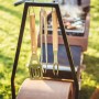 Ferrum Art Design Grillstelle Motorrad in Rostoptik mit Grillbesteck.