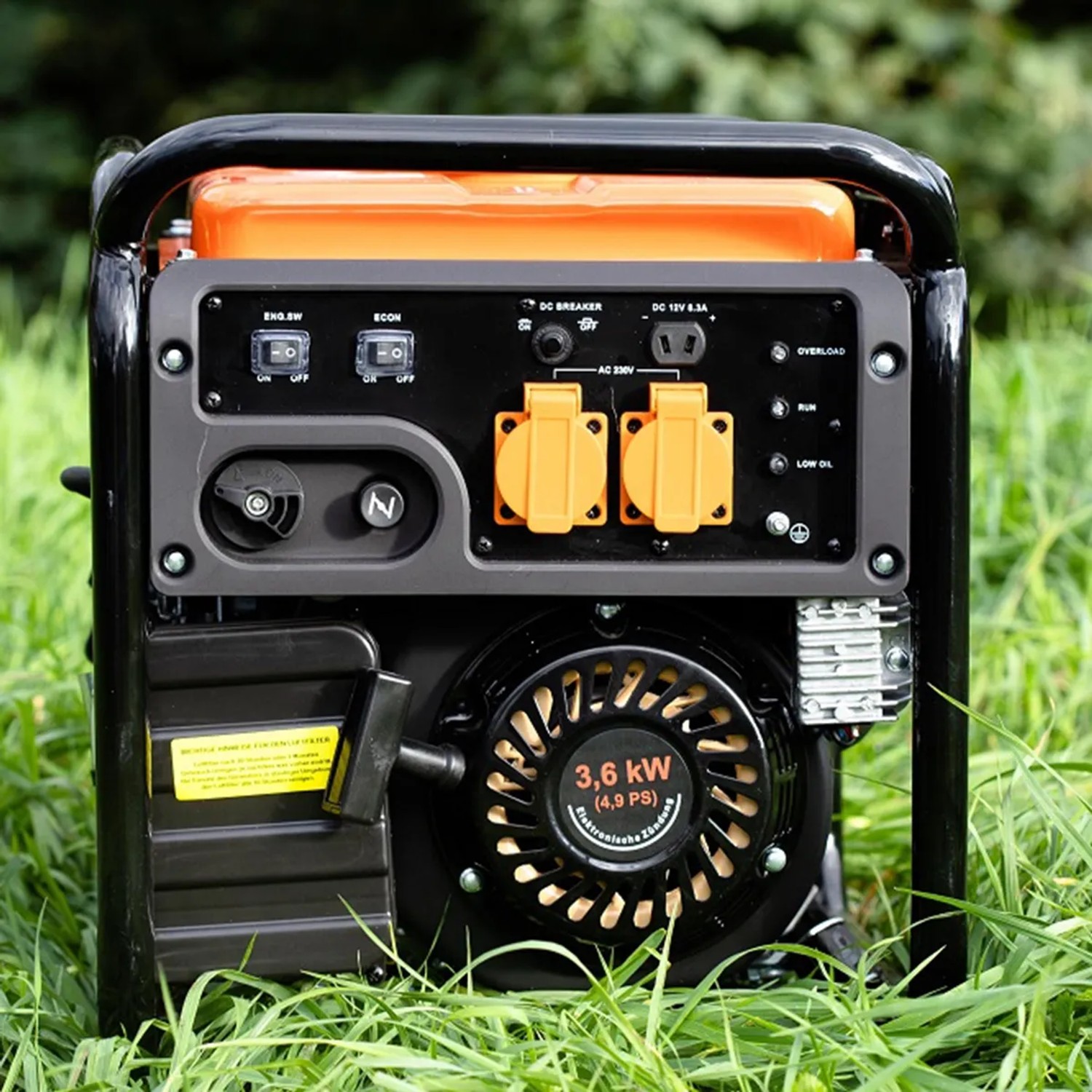 Cross Tools Notstromaggregat Inverter CPG 4000 INV mit 8,5 l Tank, Detailansicht der Rückseite.