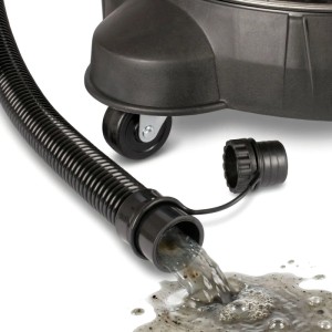 STAHLWERK Nass- und Trockensauger VCL 1400 ST beim Ablassen von Schmutzwasser.
