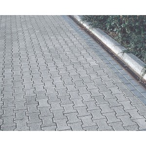 Verbundpflaster Beton Doppel-T mit Randstein, graue Pflastersteine für Einfahrt oder Gehweg.