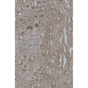 Detailaufnahme: Wasserabweisender Euroshowers Duschvorhang mit Wassertropfenmuster.