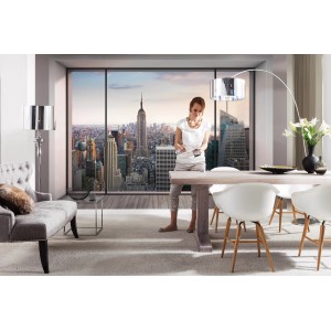 Komar Fototapete Penthouse (368x254 cm) mit New York Skyline im Wohnraum.
