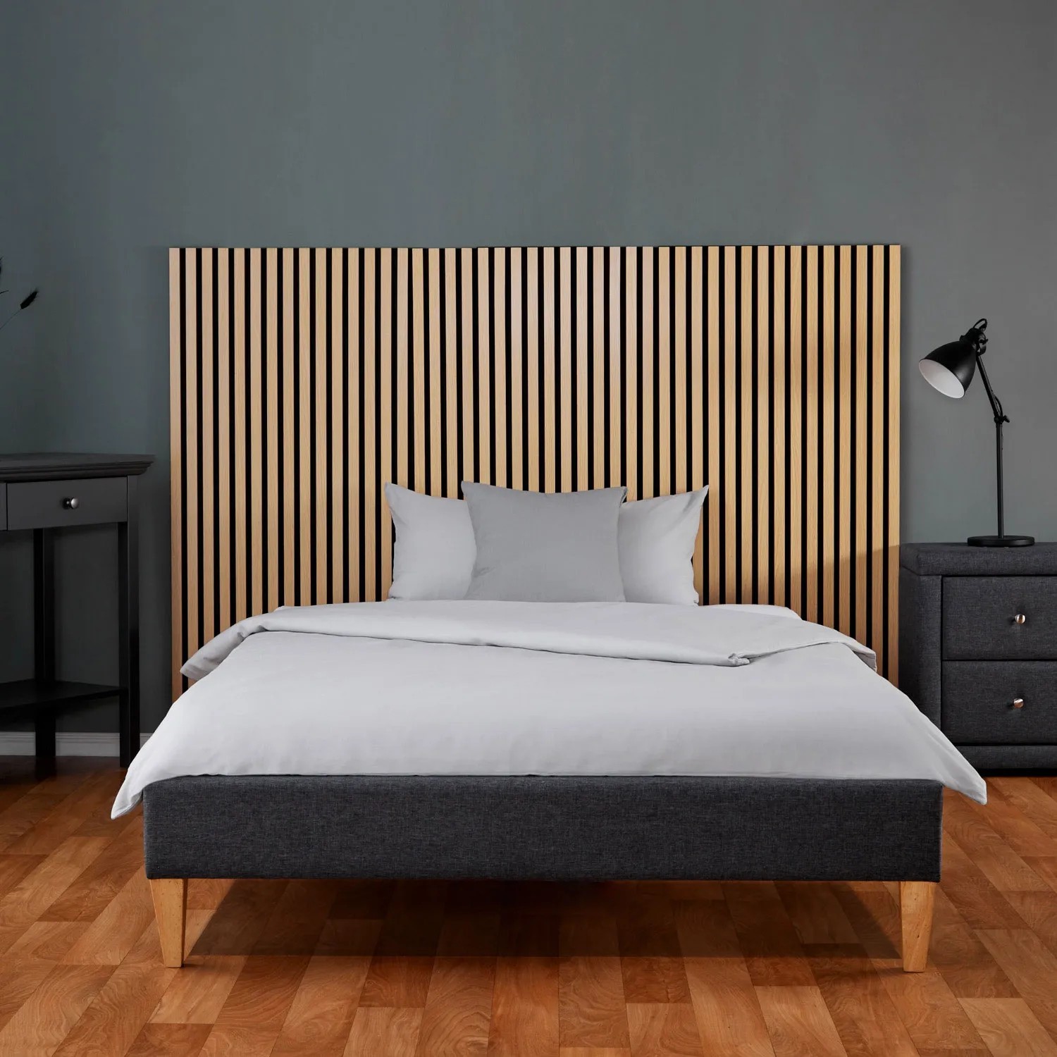 Graues Polsterbett 90x200 mit Lattenrost und Matratze. Modernes Einzelbett für Schlaf- oder Gästezimmer.