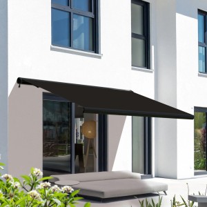 Anthrazitfarbene Eclipse Kassettenmarkise 2,0x1,5 m mit schieferfarbenem Tuch am Haus.