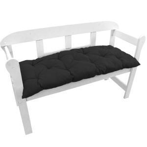 Anthrazitfarbene NYVI Bankauflage 140x45 cm auf einer Gartenbank. Bequemes Sitzkissen mit Steppung.