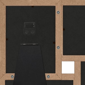 Rückseite des hellbraunen Collage-Bilderrahmens für 4 Fotos (10x15 cm) aus MDF mit Aufsteller.
