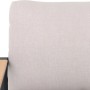 Detailaufnahme: Beige Kissen und Holzarmlehne des Lounge-Sets Branford.