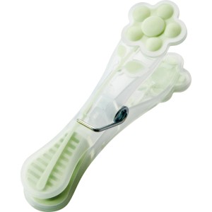 Softgrip Wäscheklammer, hellgrün, mit Blumenmuster, für schonendes Aufhängen der Wäsche.