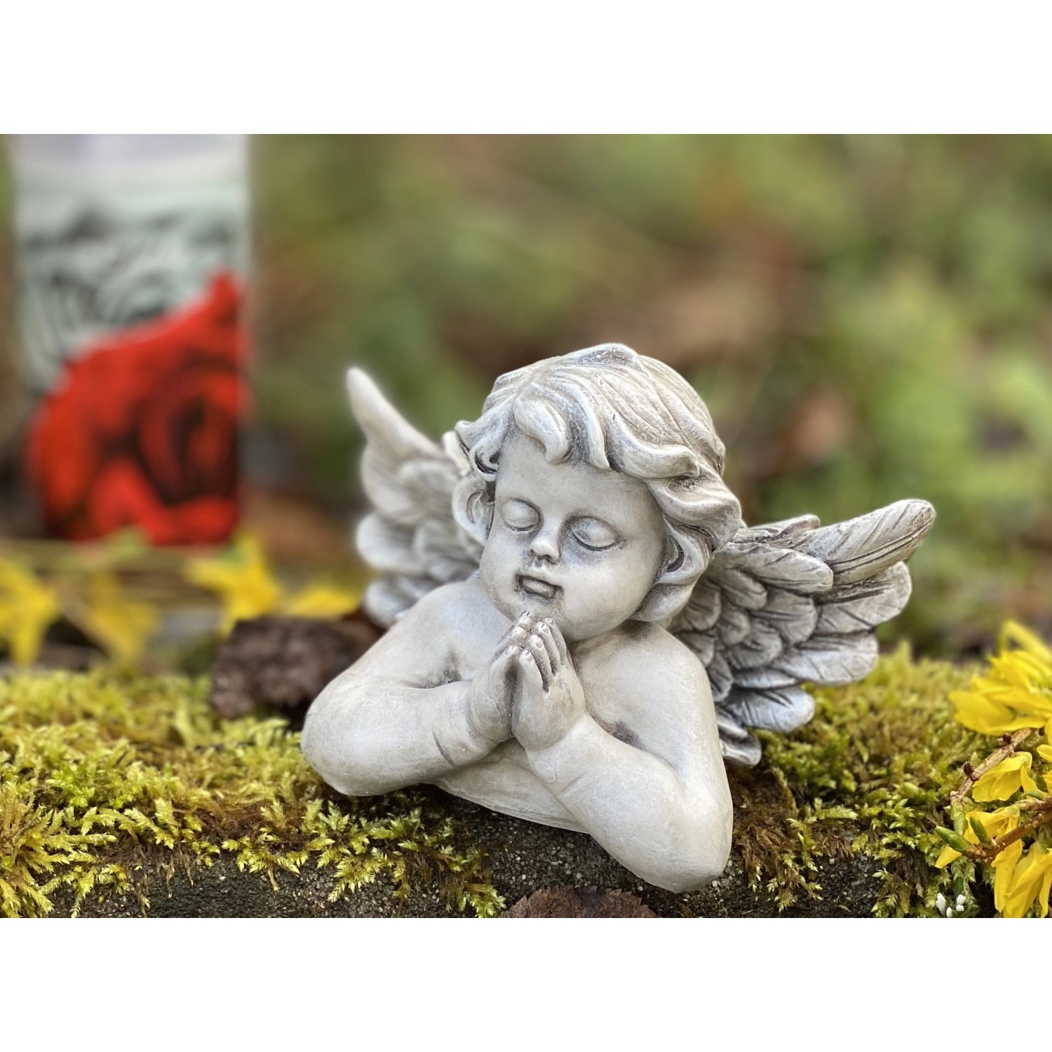 Betender Engel als Grabdekoration Memoria Flower Power für den Friedhof.