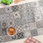 Zwei Glas-Herdabdeckplatten mit grau-schwarzem Fliesenmuster. Ideal als Schneidebrett oder Schutzplatte für die Küche.