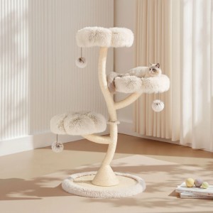 Moderner Fudajo Designer Kratzbaum mit 3 flauschigen Mulden und Sisalstamm. Katze liegt auf oberer Ebene.