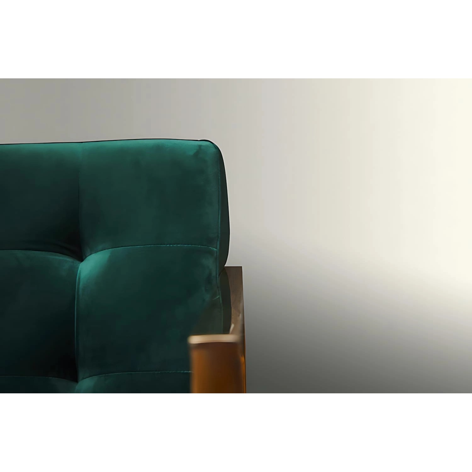 Detailaufnahme der PROFHOME Uni Tapete in Matt Weiß, leicht strukturiert.