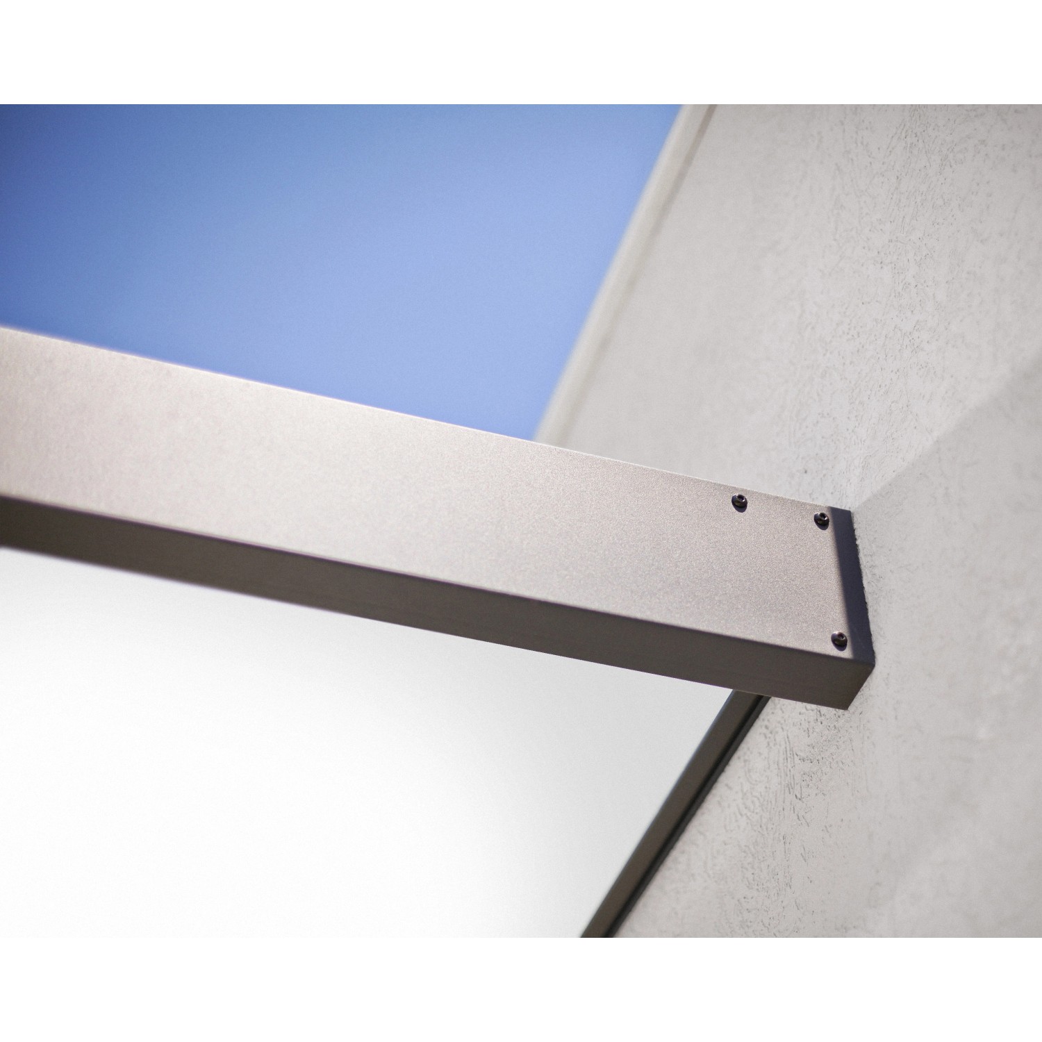 Detailaufnahme des anthrazitfarbenen Palram Canopia Vordachs Sophia.