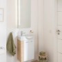 Fackelmann Waschbeckenunterschrank SBC Sandeiche, 44 cm breit, mit weißer Front im Badezimmer.