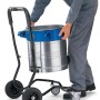 Nilfisk Attix 751-61 Flüssigkeitssauger auf Wagen mit großem Edelstahlbehälter.