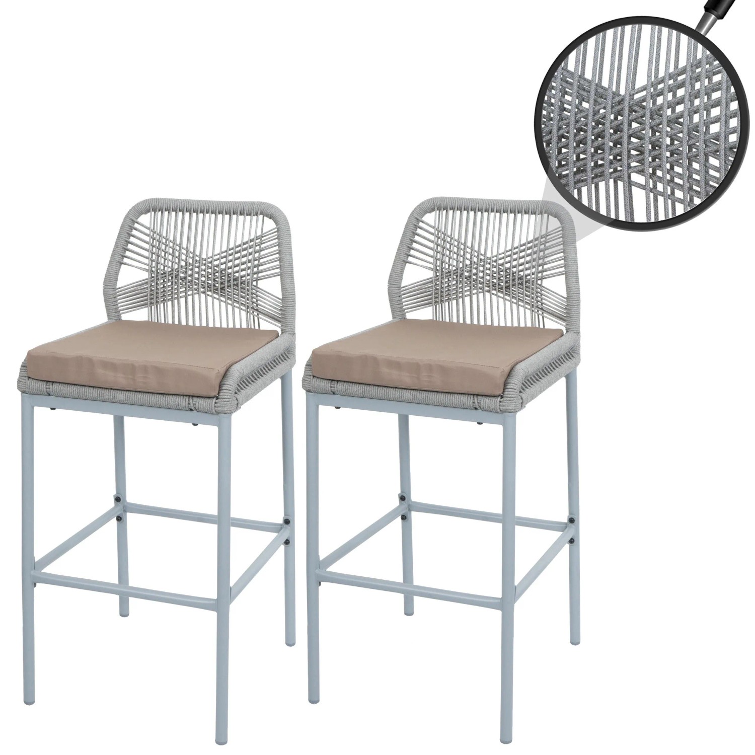Zwei hellgraue Proregal Rope-Barhocker im Set mit taupefarbenen Kissen, Seilgeflecht und stabilem Metallgestell für Outdoor.