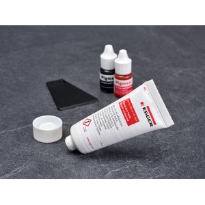 Egger Reparaturset Decor Mix & Fill für Laminat Dunkel mit Paste, Farbpigmenten und Schablone.