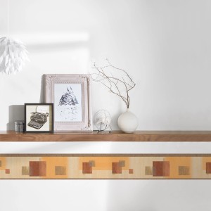 Geometrische Tapetenbordüre in Orange/Terracotta mit Quadraten für Wohn- und Esszimmer.