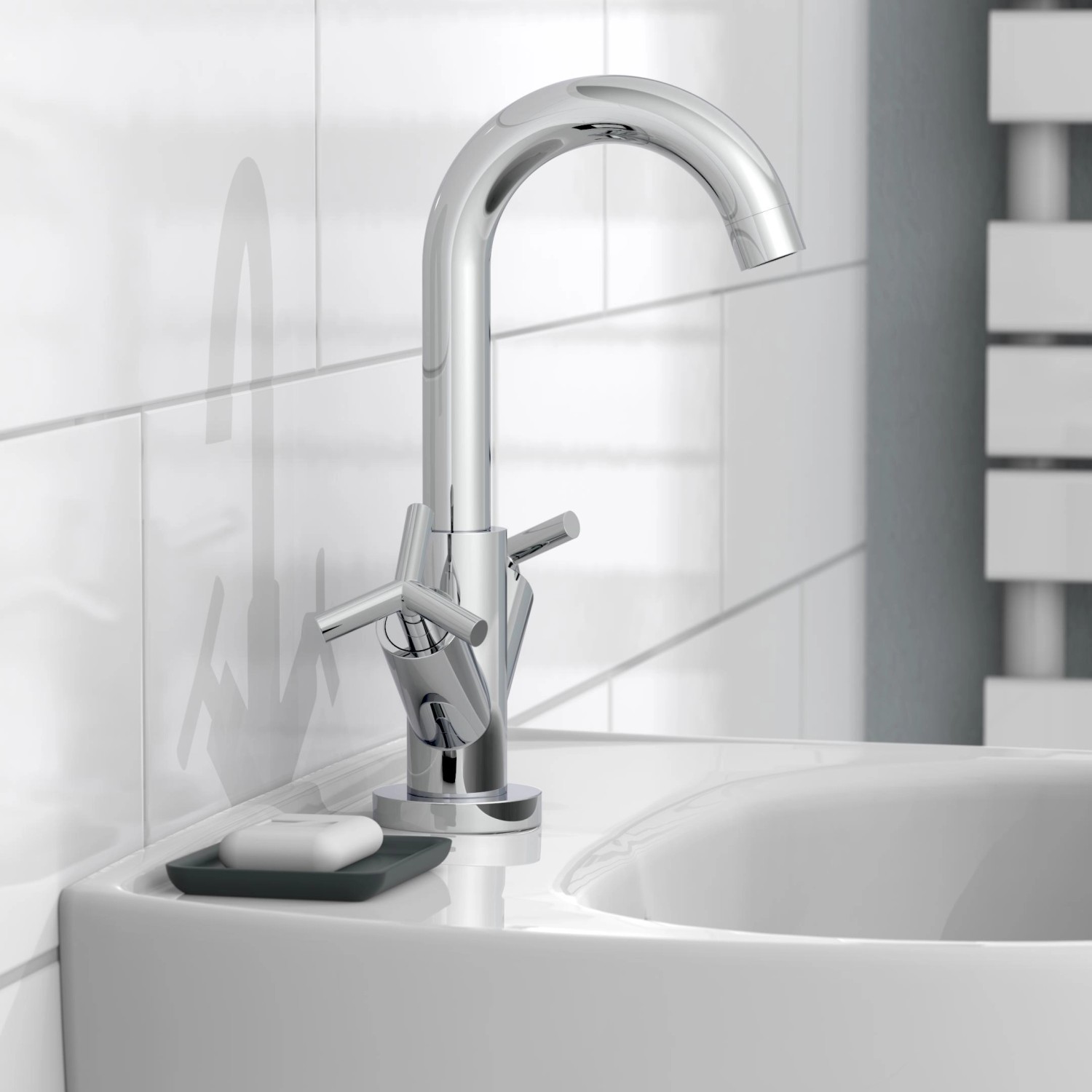 Schütte Waschtischarmatur Eliot Chrom auf einem weißen Waschbecken. Moderne Badarmatur mit Kreuzgriffen.