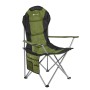 Grüner Juskys Campingstuhl Lido mit Getränkehalter und Tragetasche.