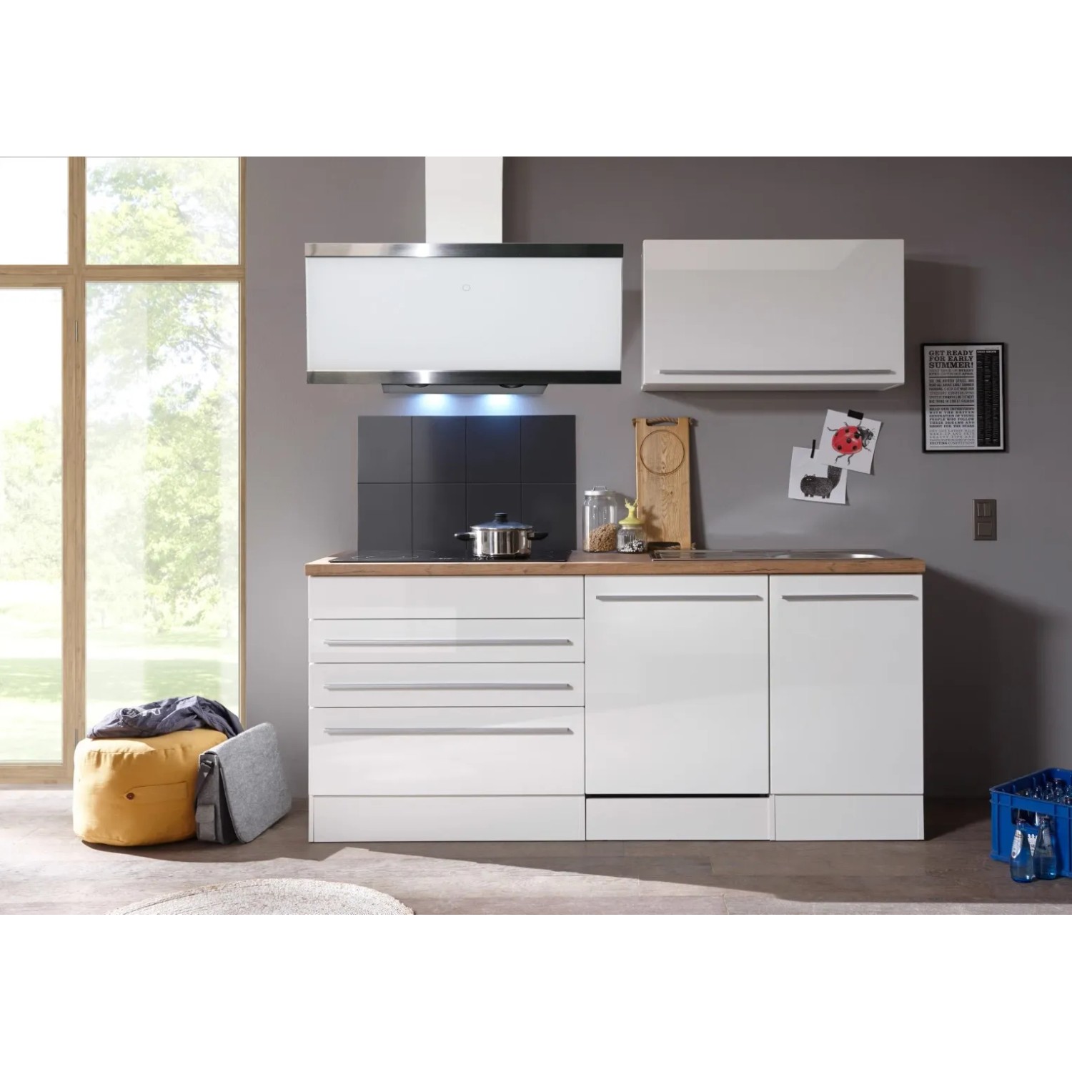 Respekta Premium Küchenzeile 320 cm in Weiß Hochglanz mit E-Geräten und viel Stauraum.