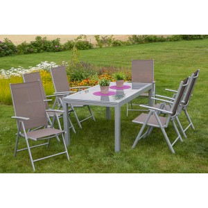 Merxx Gartenmöbel-Set Amalfi Taupe, 7-teilig mit Esstisch und Klappsesseln im Garten.