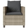Gartenstuhl aus Poly Rattan, hellgrau, mit dunklen Kissen, Teil des vidaXL Bistro-Sets.