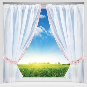 Arsvita Gardinenset mit Blumenmuster, Satin, 140x120 cm, am Fenster mit Blick auf Feld und Himmel.