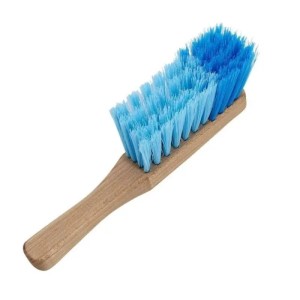 Galaflor Kinder Handfeger aus Holz mit blauen Kunststoffborsten. Robustes Kinder-Gartengerät, 18 cm lang.