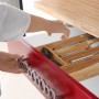 Relaxdays Besteckkasten Bambus Natur mit 5 Fächern in offener Küchenschublade. Organisiert Besteck und Utensilien.