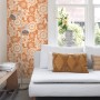 ESTAhome Vliestapete Retro Blumen Orange an Wand im Wohnzimmer. Dekorative Tapete mit floralem Muster für stilvolle Akzente.