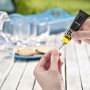 Anwendung von Uhu Alleskleber Max Repair Power 20g. Flexibler, transparenter Kleber für Reparaturen.