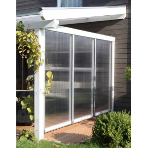 Skan Holz Seitenwand mit Polycarbonat für Terrassenüberdachung, 400/389 cm Tiefe.